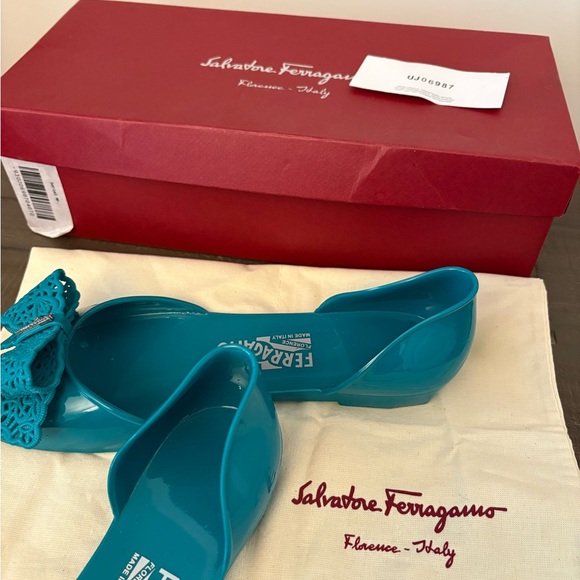 Salvatore Ferragamo Women's Blue Flats - Picture 4 of 11